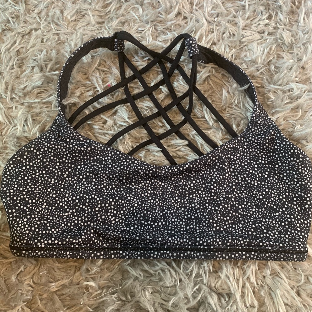 Free to wild lululemon bra size 8